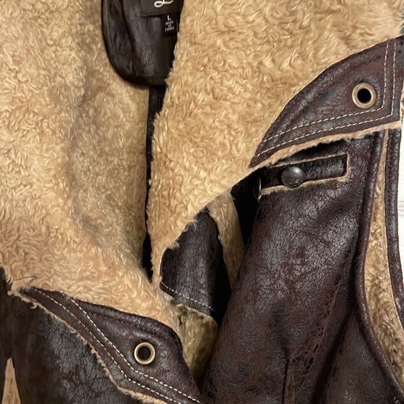 Luii Vegan Leather & Shearling vest. Like new! - Picture 6 of 10